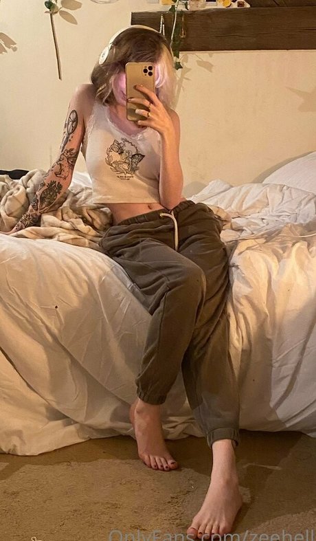 ZeeHell pornstar erotic image
