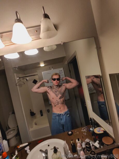 Icy Mikey888 pornstar nice photo