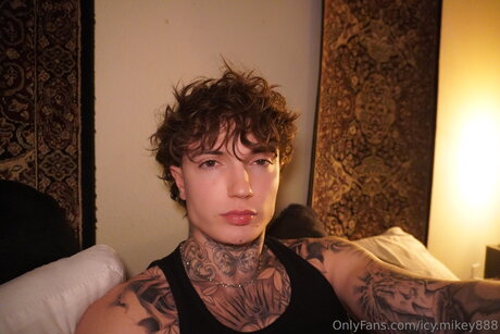 Icy Mikey888 model exclusive photos