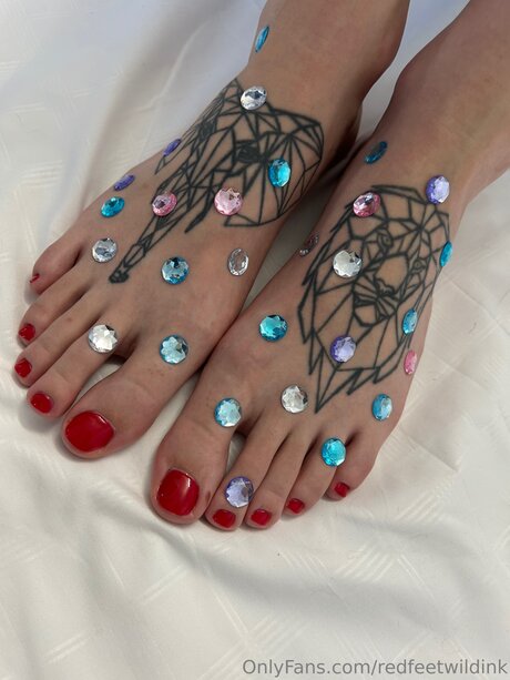 Redfeetwildink pornstar naked img