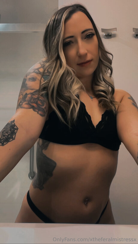 Xtheferalmistressx model sexy img