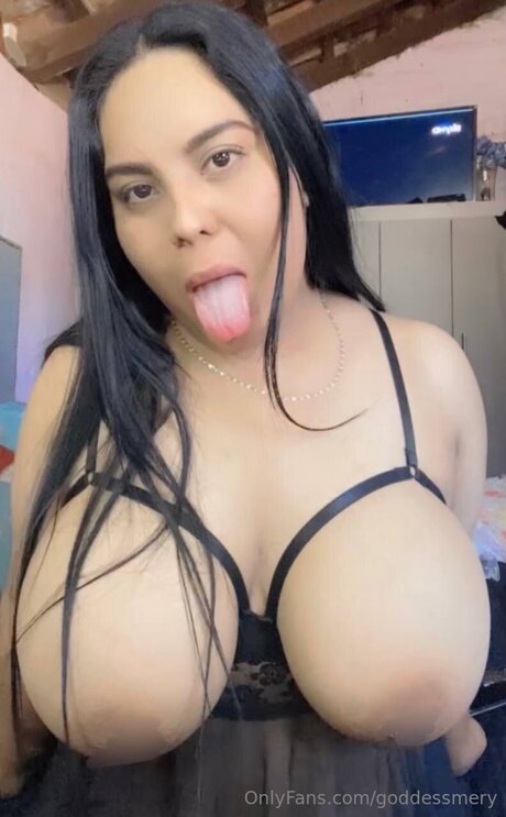Goddessmery porn model photo