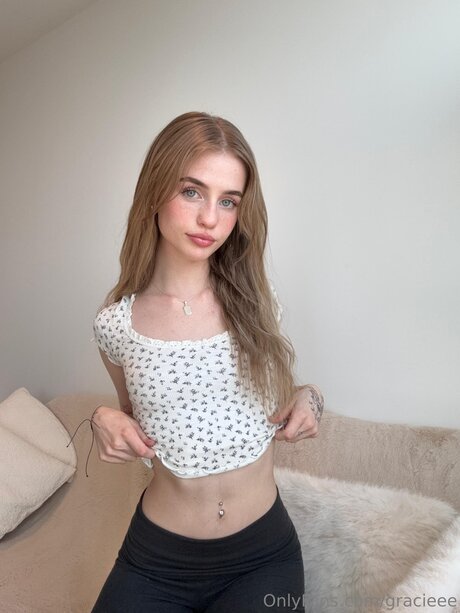 curvy naked onlyfans free naked pic
