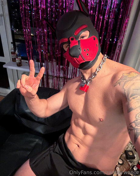 Zanderwoodz naked star pictures