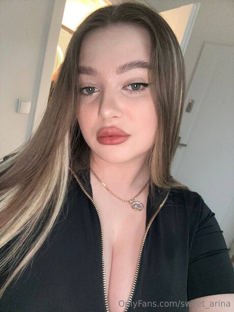 Arina Hot pornstar beautiful photo