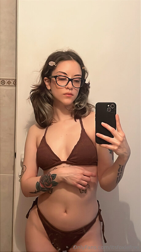 Itsfoxiefree best pornstar photo