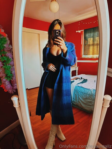Leylaingallz pornstar nude pics