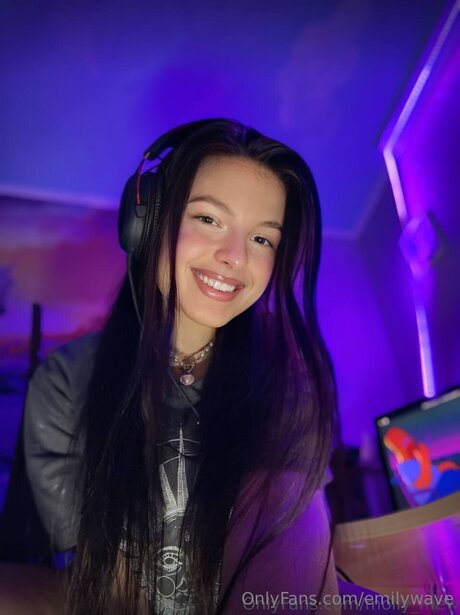 Emilywave star beautiful pic