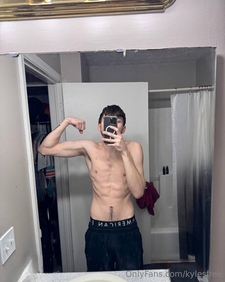 Kylesfree high quality model image