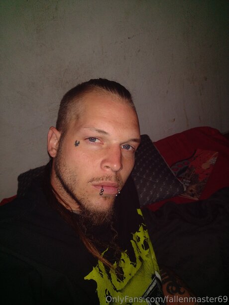 Fallenmaster69 erotic model pics