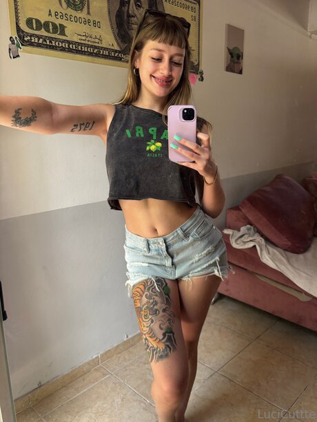 Lucicuttte adult model image