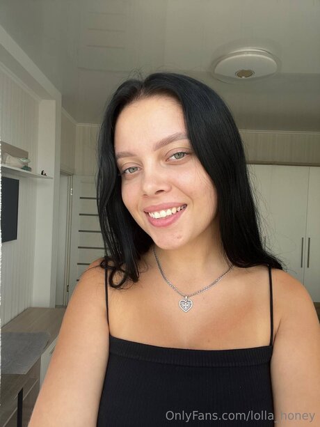 Lolla Honey exclusive model gallery