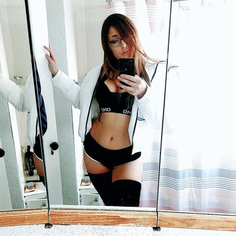 Tillyxluna star nude archive