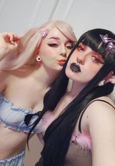 Peachie Sweetie model exclusive pictures