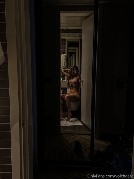 volchara model nude images