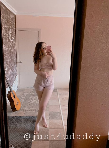 Devo4ka Askorbinka adult actress images