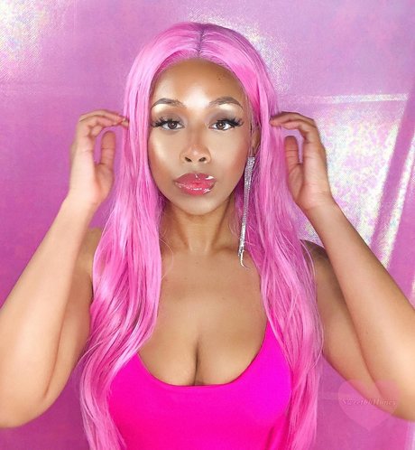 Goddess Honey 777 pornstar erotic pic