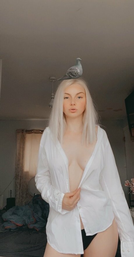 Abi Tumber nude pornstar img