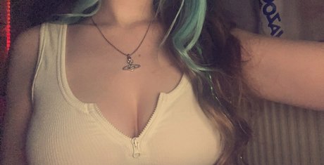 snowelle model sexy pic