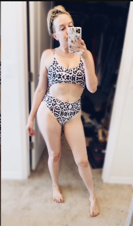 Elizabeth Castravet sex actress img