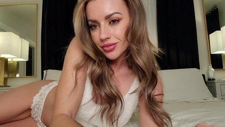 Lexi Belle model high quality pics