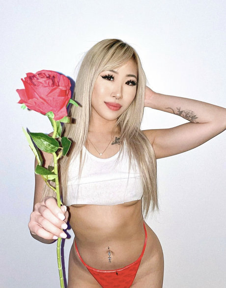 Peachykorean porn star pic