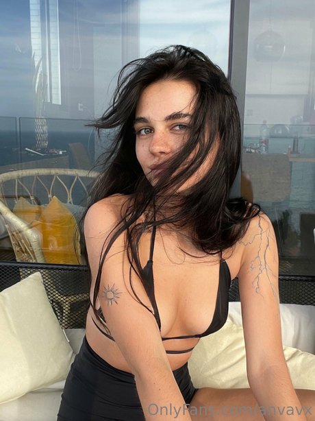 Ana Vavx high quality star image