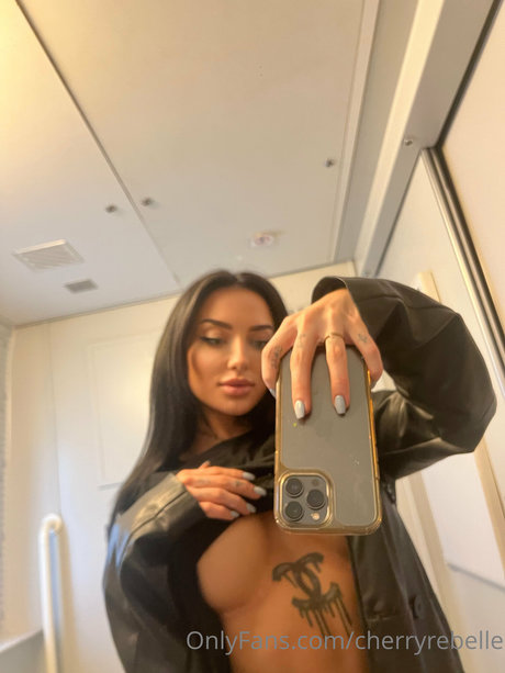 famous free onlyfans sexy nudes images