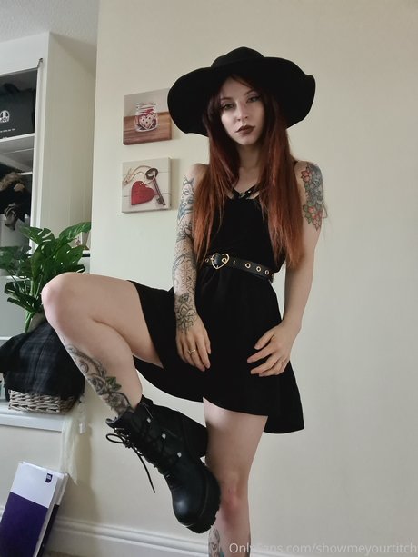 Pun Queen pornstar top pic