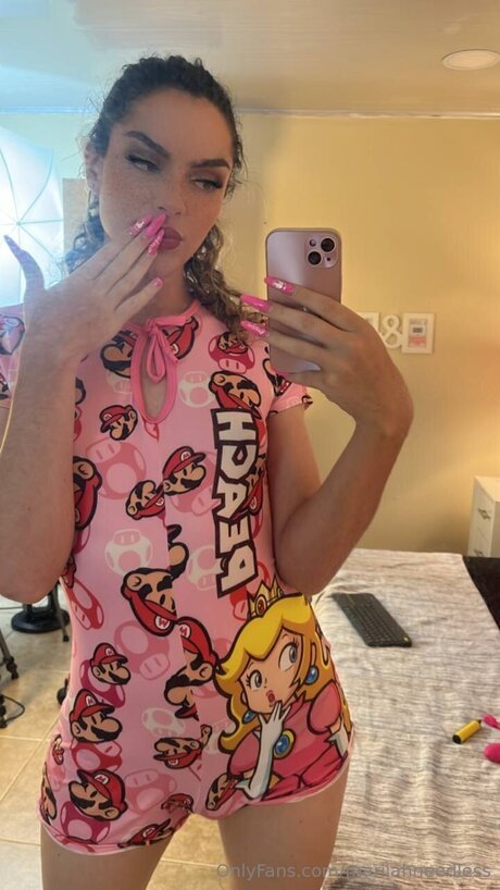 Mariiahneedless porn star image