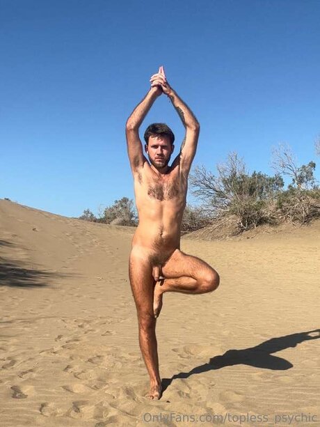 Topless Psychic star high quality photos