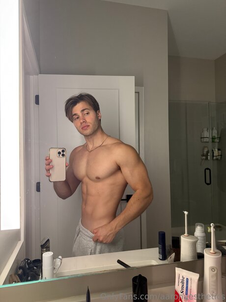 Aaronaesthetics star exclusive image