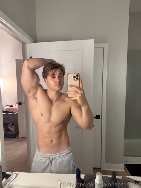 Aaronaesthetics erotic star picture