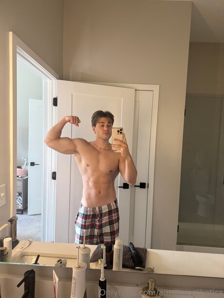 Aaronaesthetics star sex photo