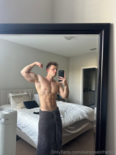 Aaronaesthetics model sexy photos