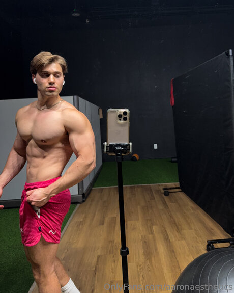 Aaronaesthetics star hot pic