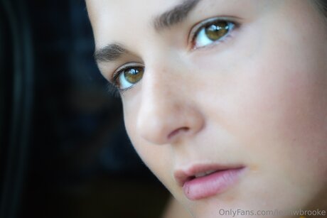 Leahwbrooke hot model archive