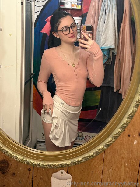 Graceyybabyy model pretty photos