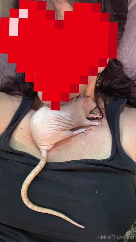 The Buzzing Banshee nude star picture