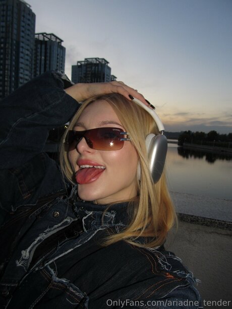 Ariadne Tender model perfect pic