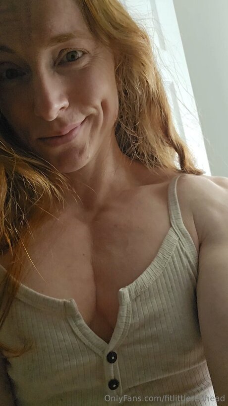 Fitlittleredhead high quality pornstar picture