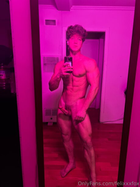 Felixxxfox naked model pictures