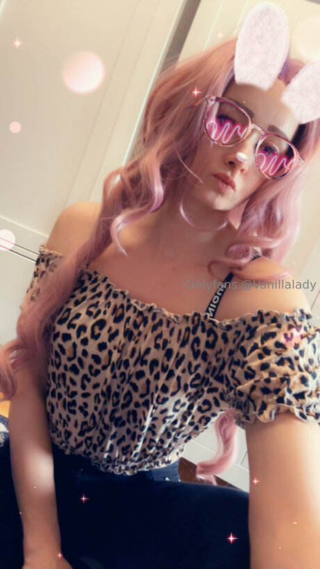 Vanillalady erotic model img