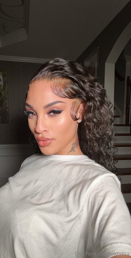 Mxrvssa star sexy pic