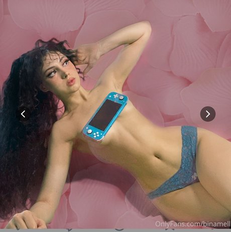 Mina Bell  hot model pics