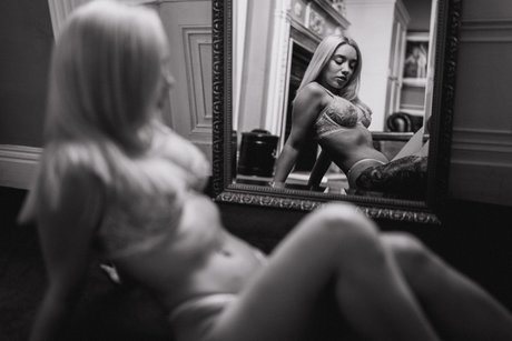 Ella Baig model nude images