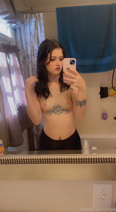 Sylvipix Young Goth Milf pornographic actress img