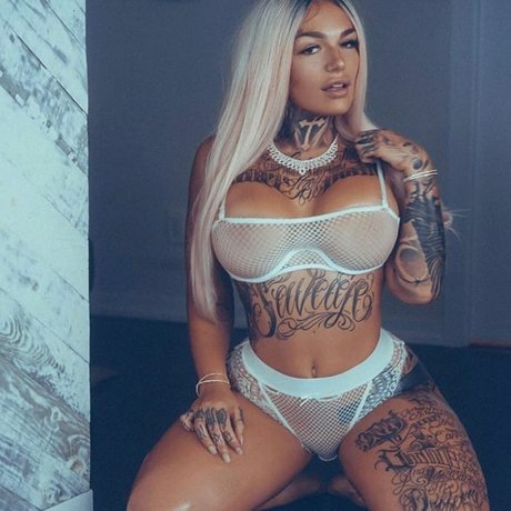 Avidekielle pornstar exclusive image