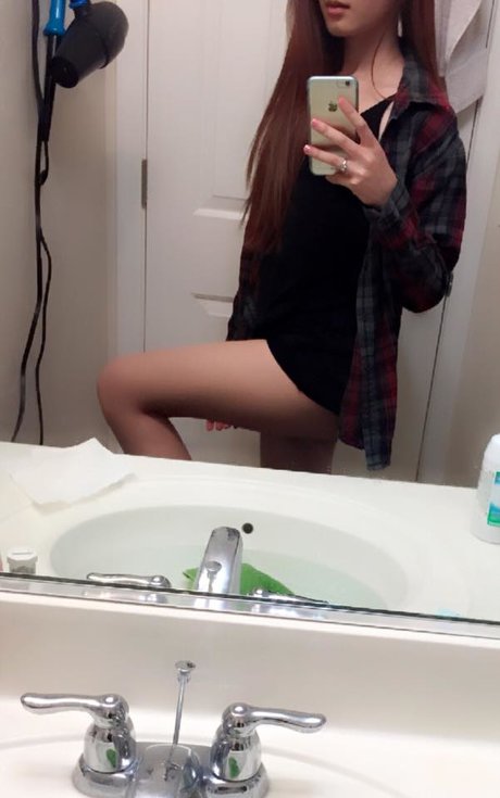 Nancy Tran nude pornstar images