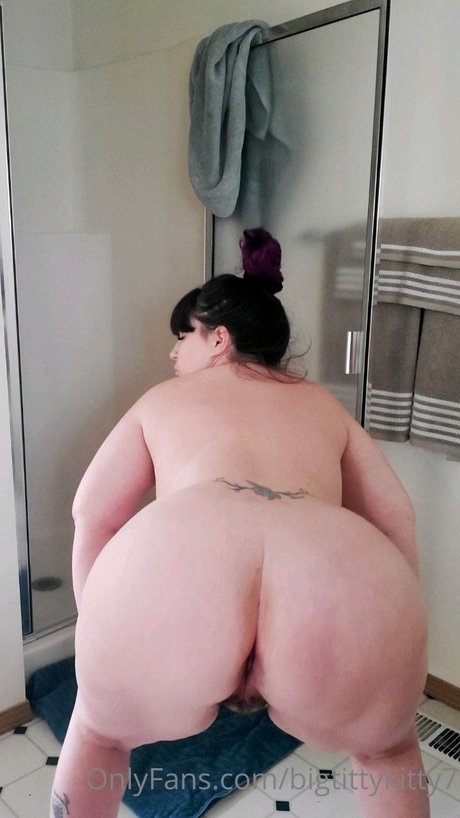 BigOTittys star pornographic archive